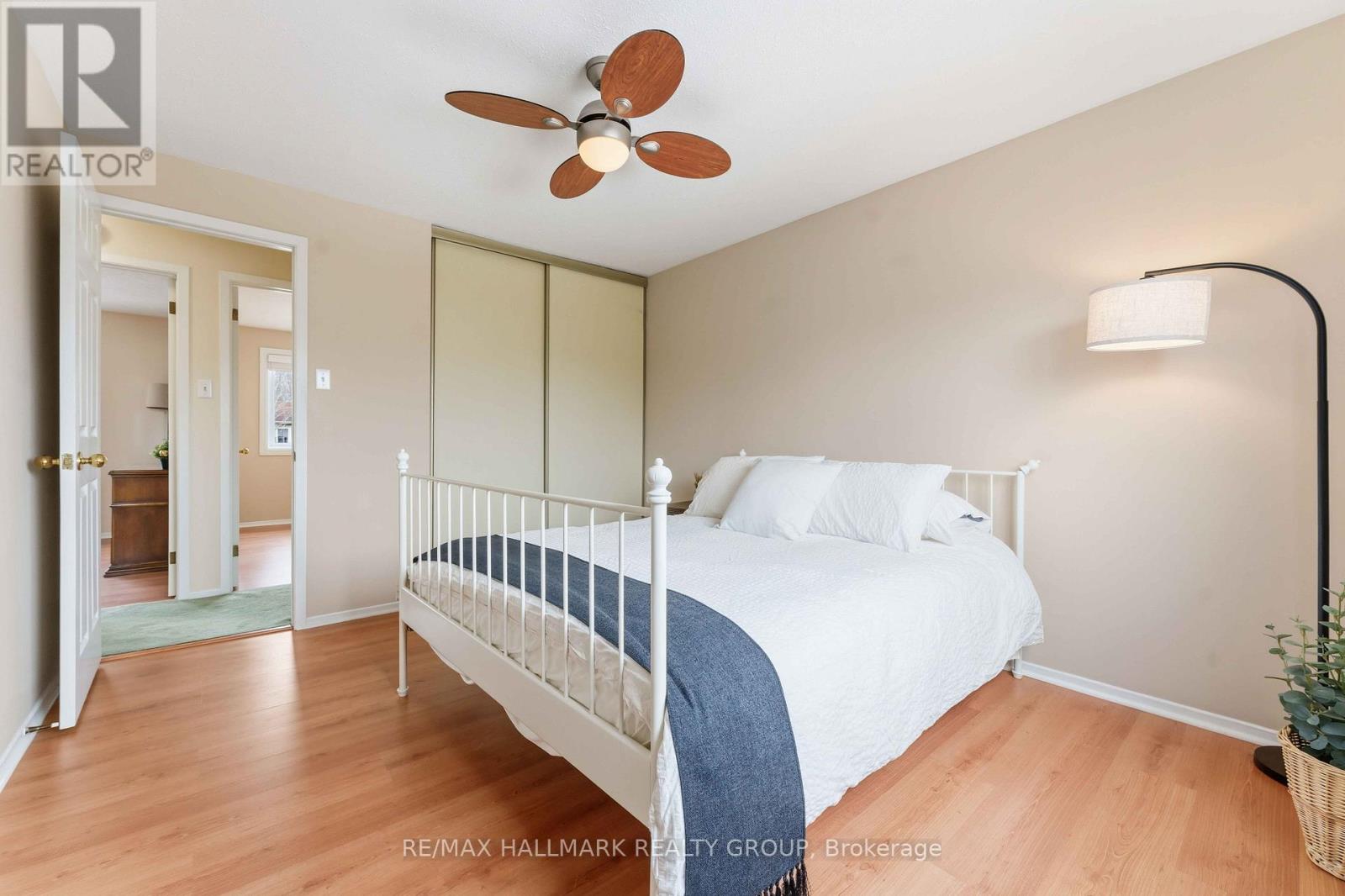 6033 Meadowglen Drive