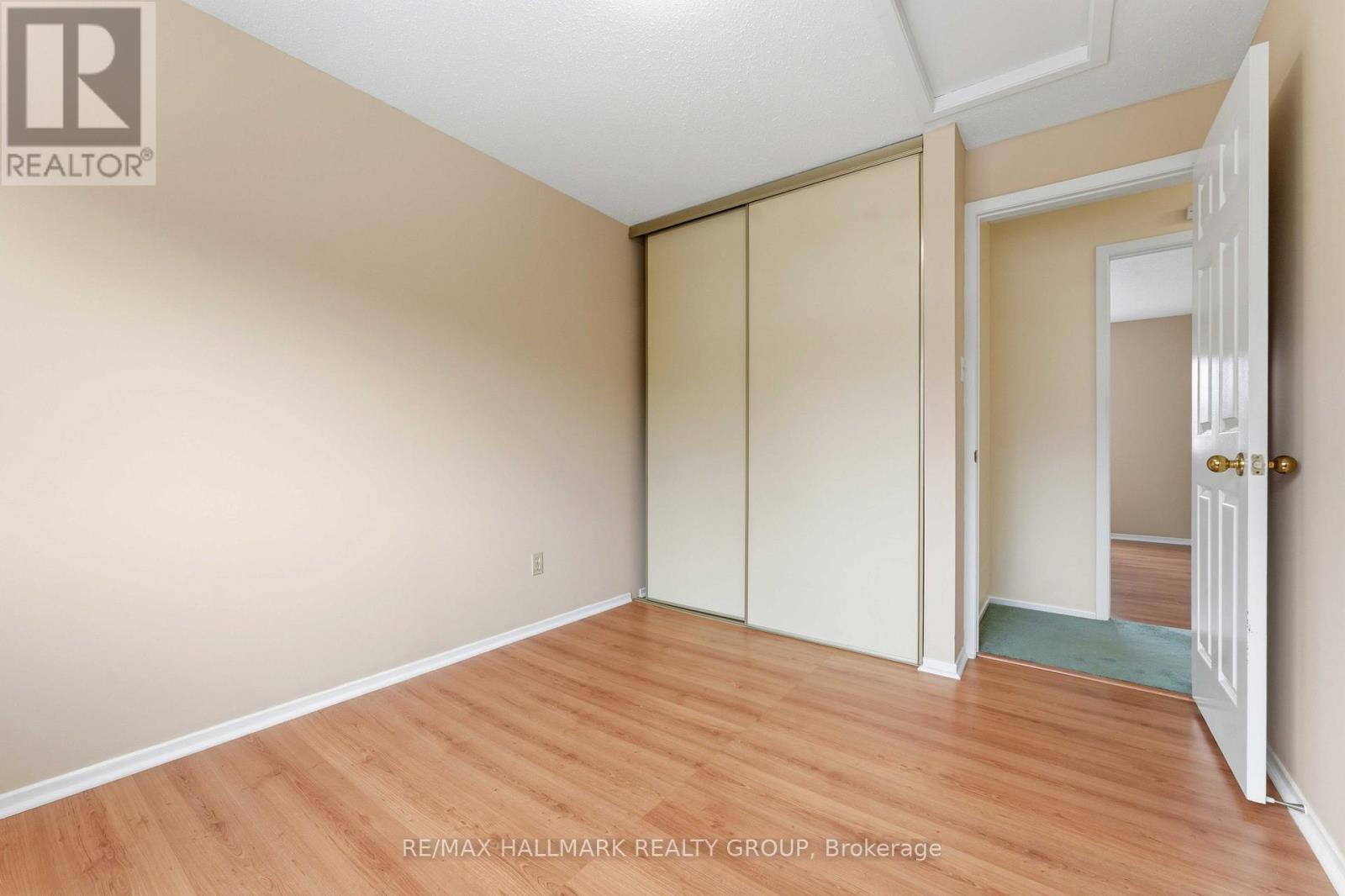 6033 Meadowglen Drive