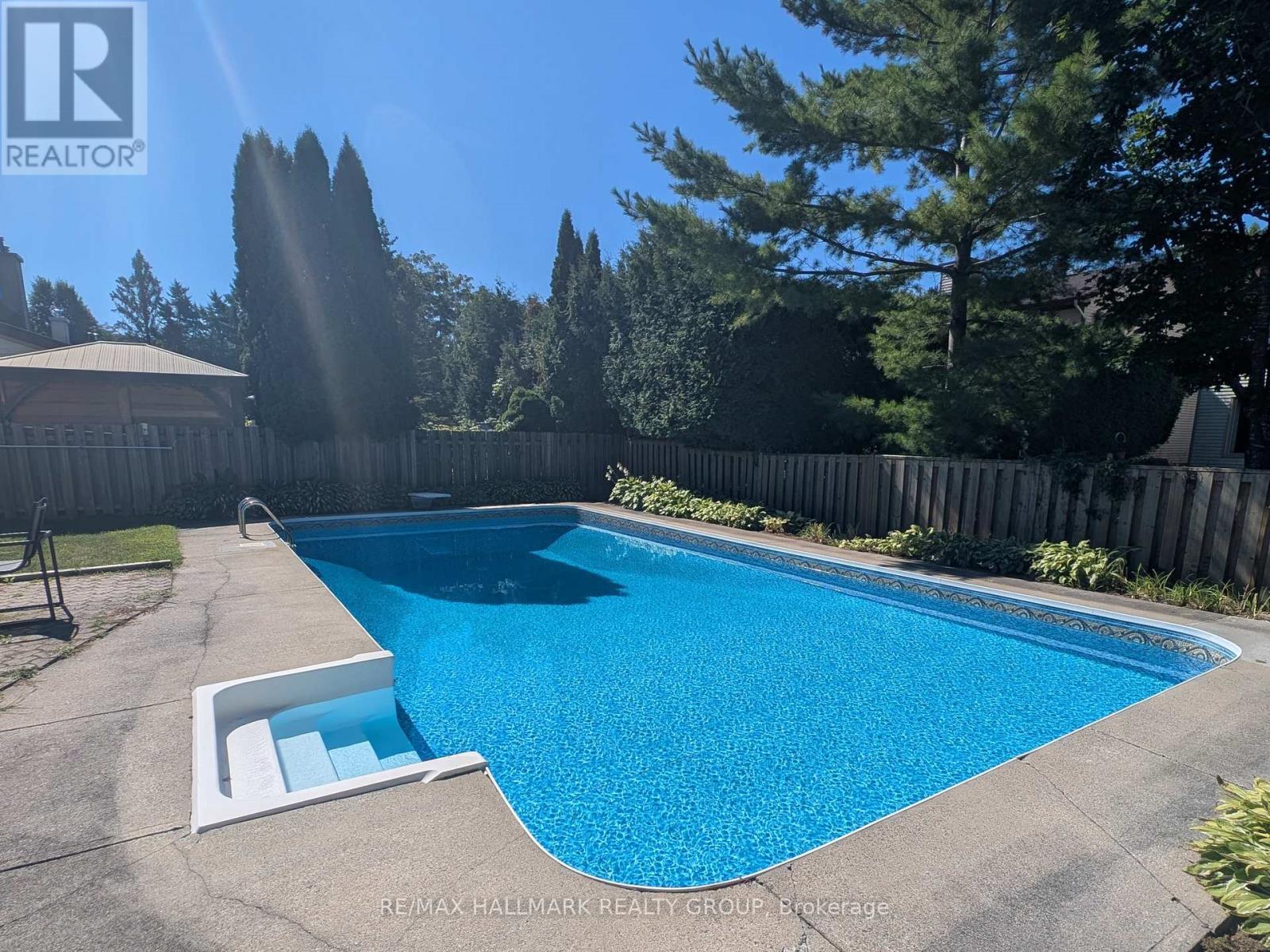 6033 Meadowglen Drive