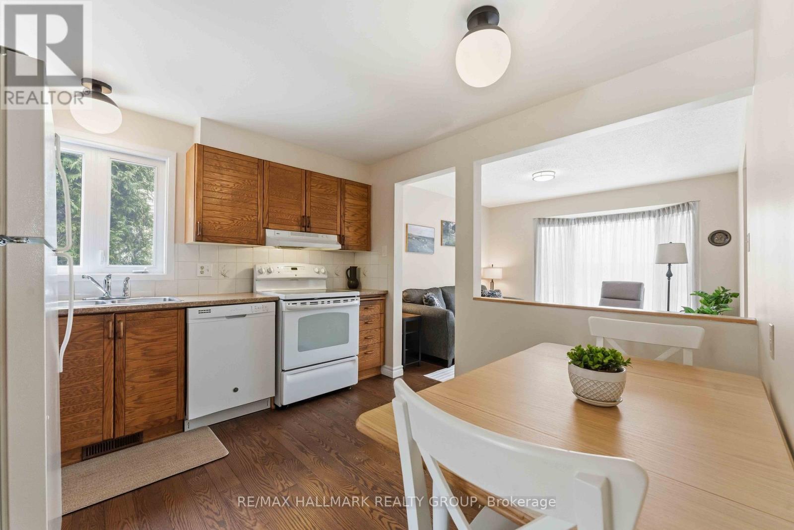 6033 Meadowglen Drive