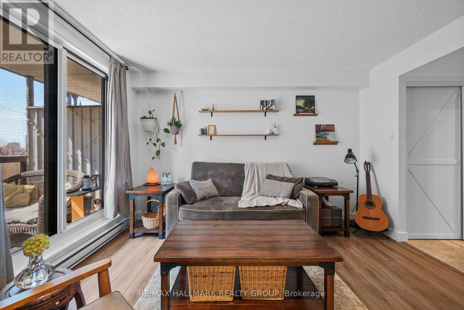 604 - 199 Kent Street