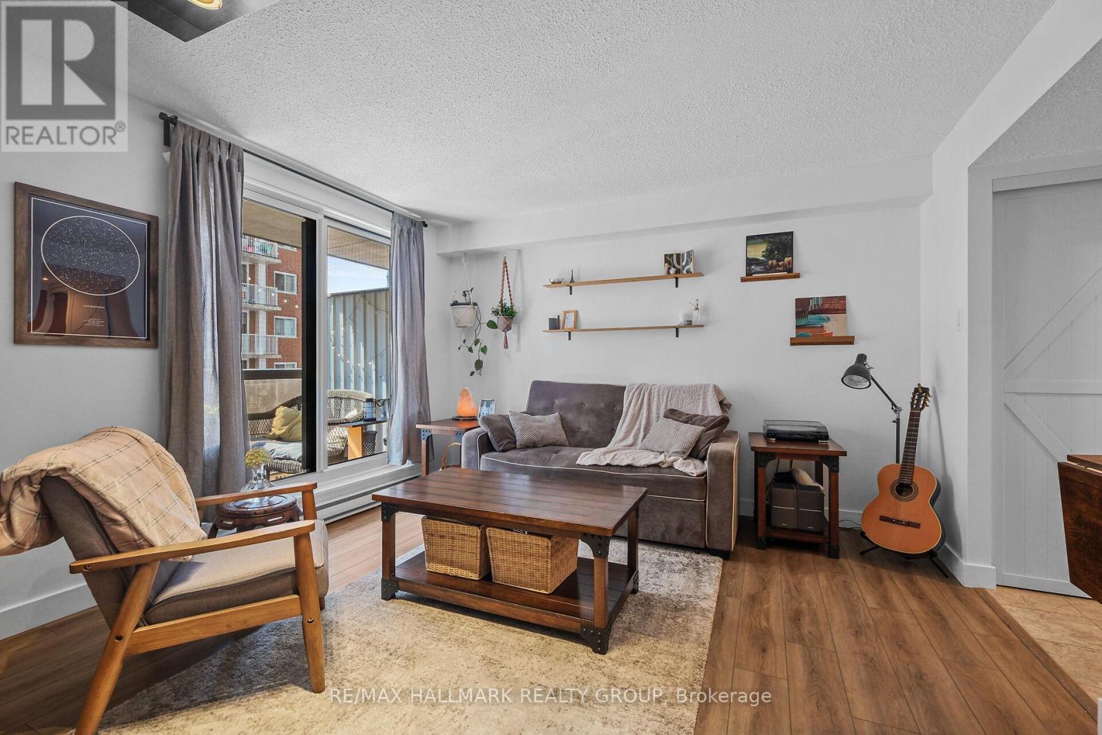 604 - 199 Kent Street