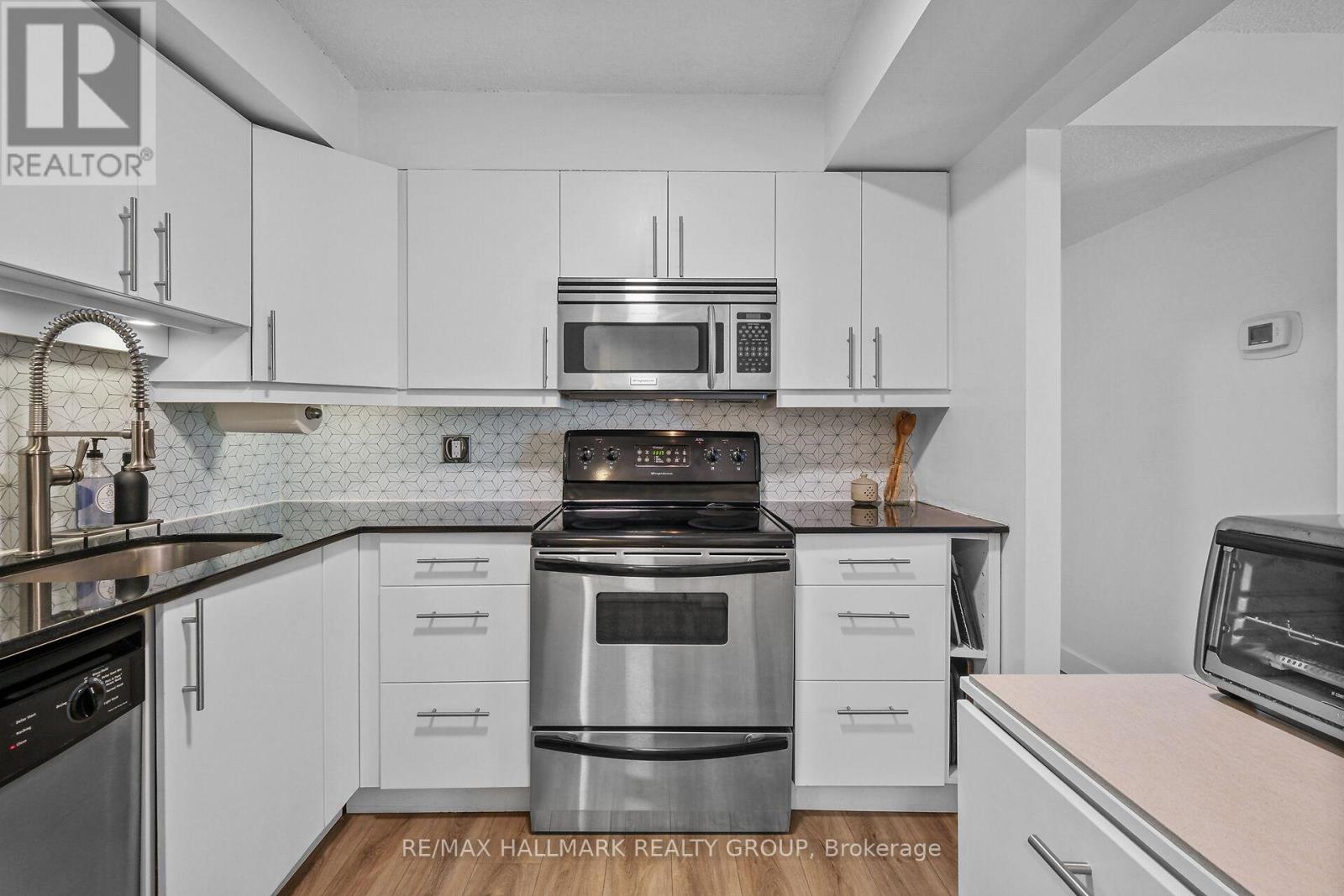 604 - 199 Kent Street