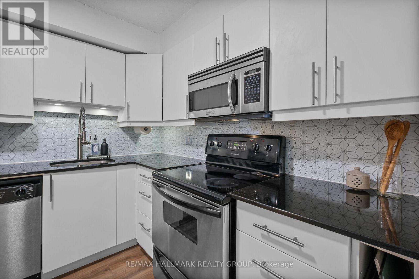 604 - 199 Kent Street