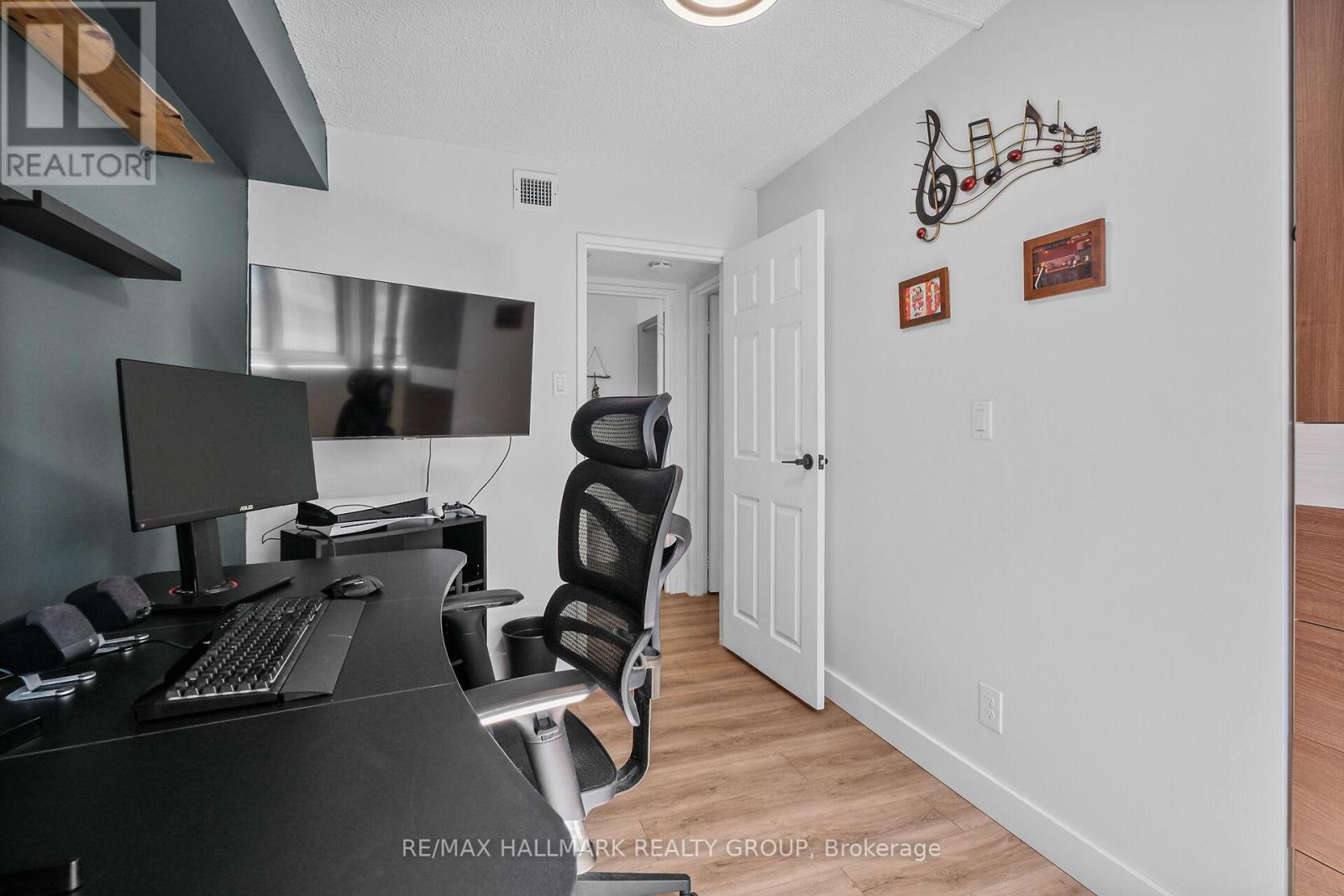 604 - 199 Kent Street