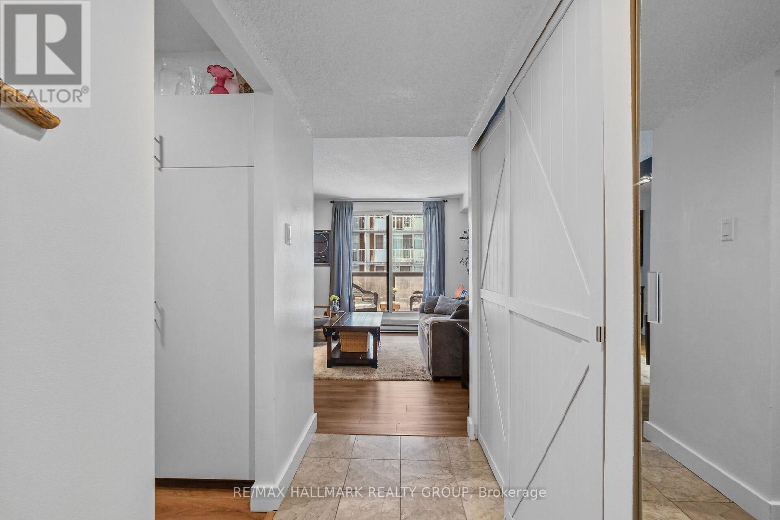 604 - 199 Kent Street