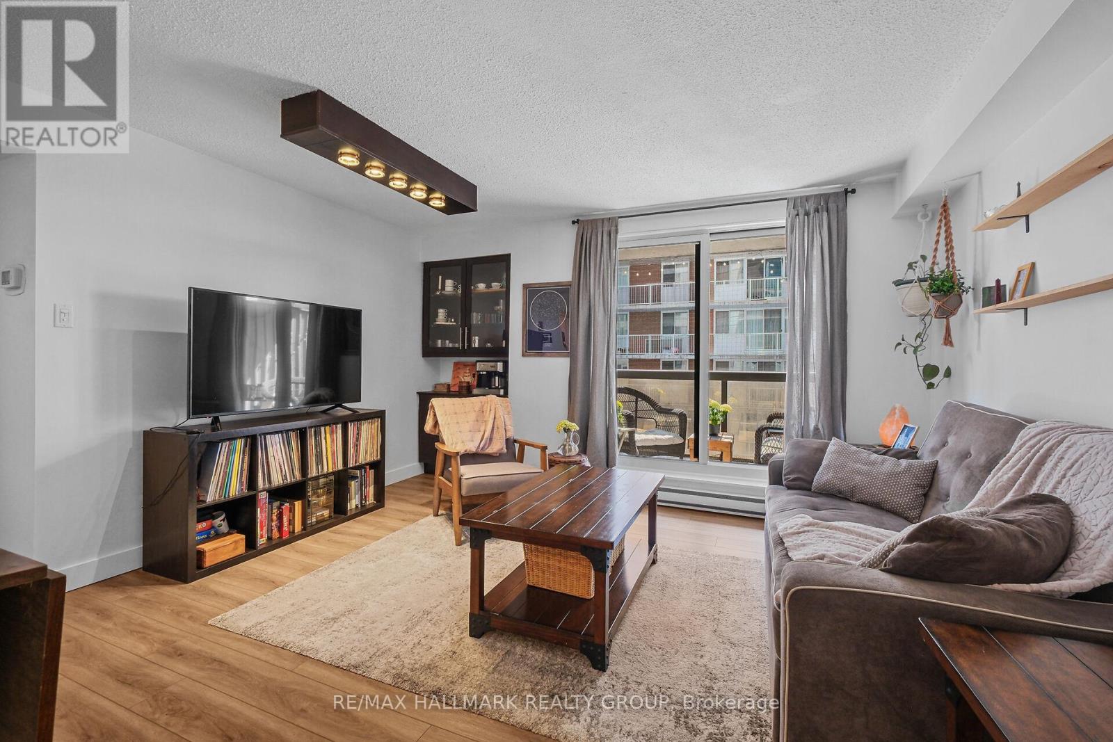 604 - 199 Kent Street