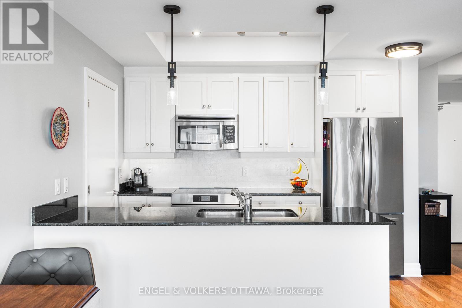 1106 - 75 Cleary Avenue