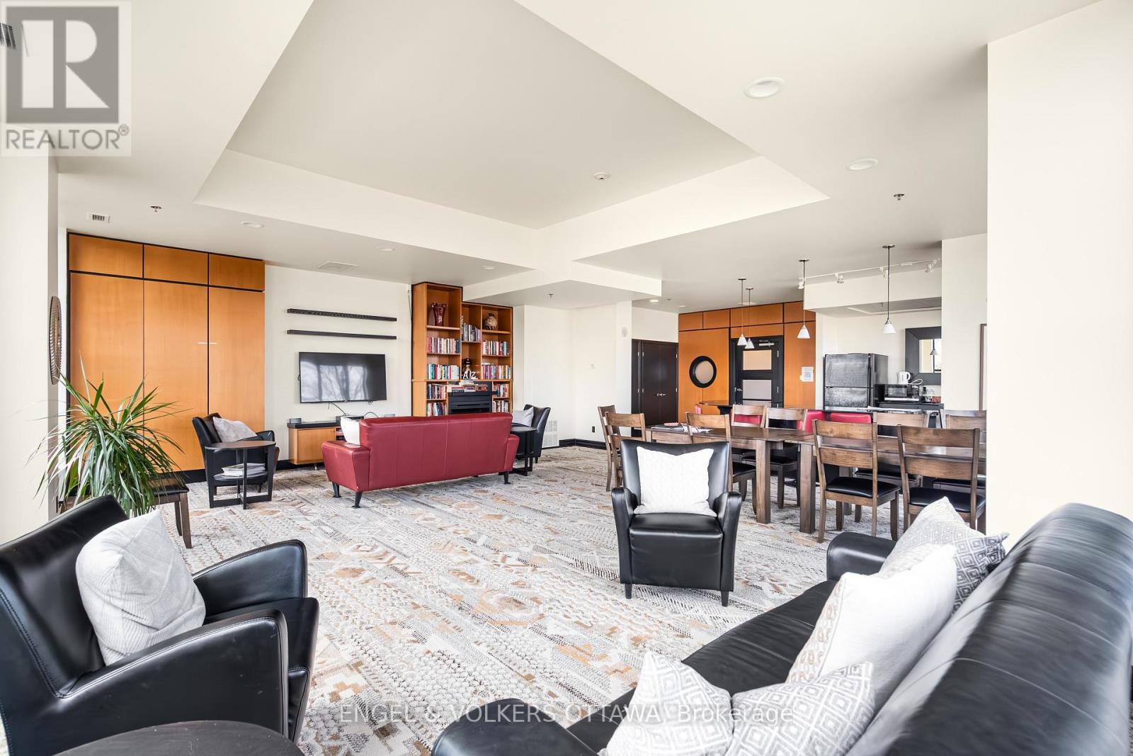 1106 - 75 Cleary Avenue