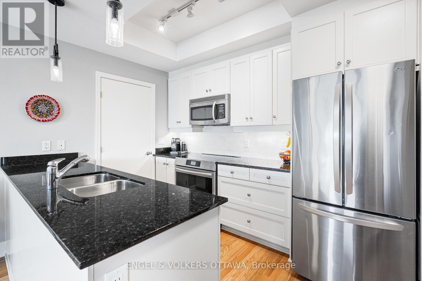 1106 - 75 Cleary Avenue