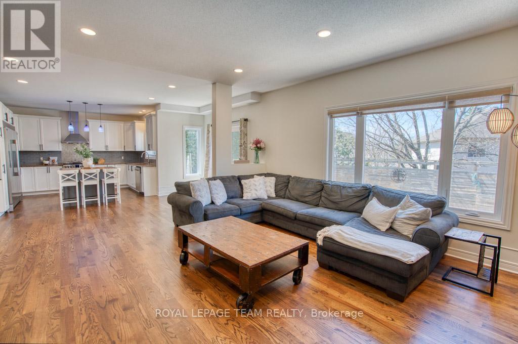 13 Shannondoe Crescent W