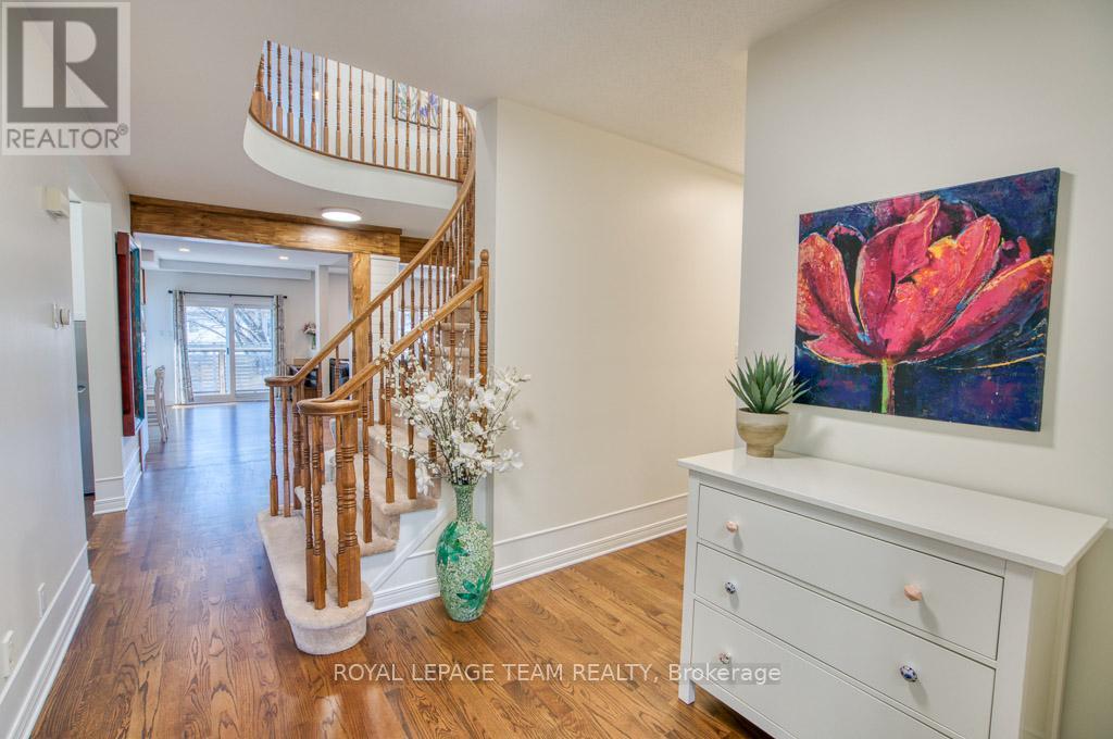 13 Shannondoe Crescent W