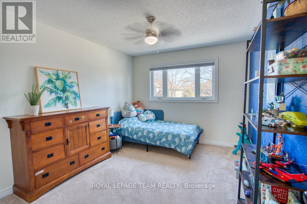 13 Shannondoe Crescent W