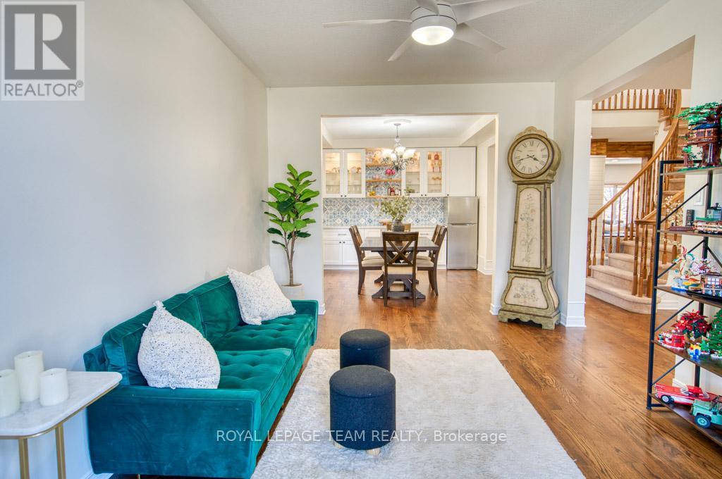 13 Shannondoe Crescent W