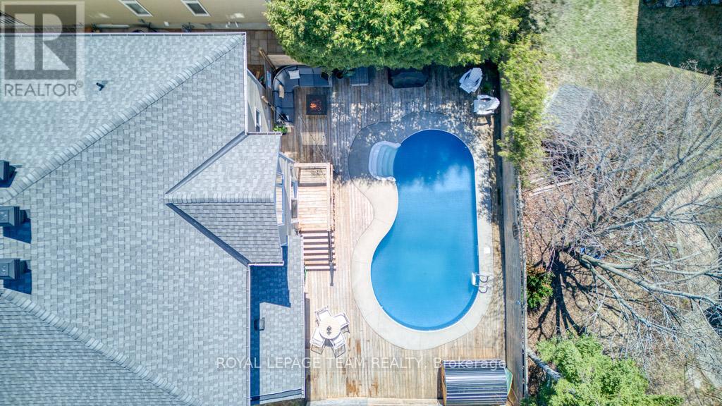 13 Shannondoe Crescent W