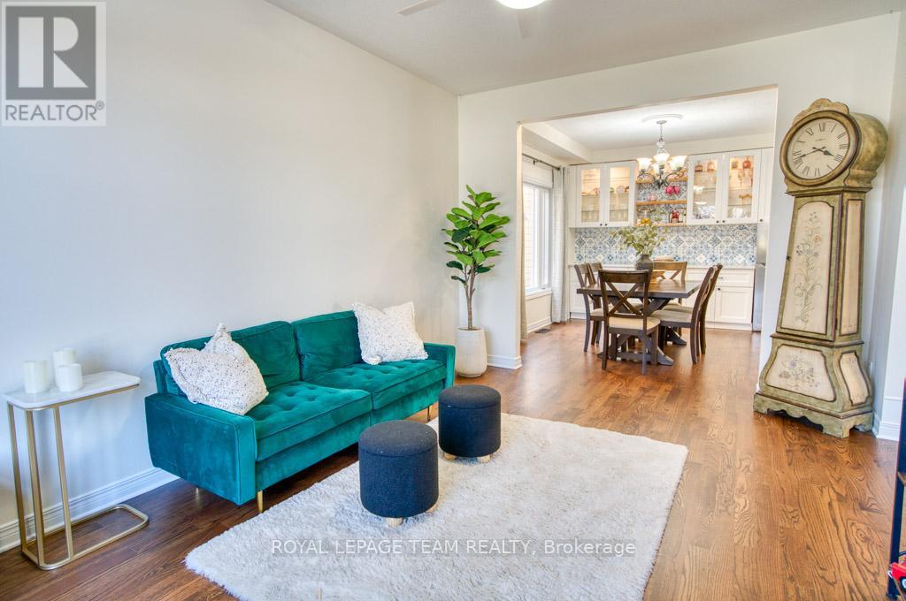 13 Shannondoe Crescent W