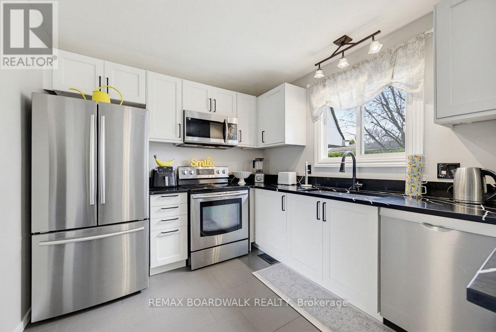 1703 Fieldstone Crescent