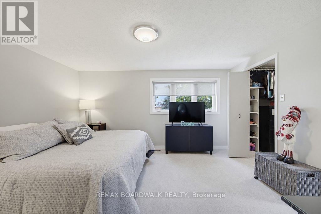 1703 Fieldstone Crescent