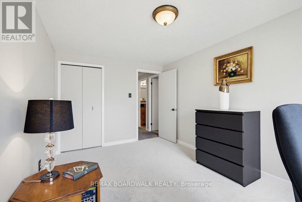 1703 Fieldstone Crescent