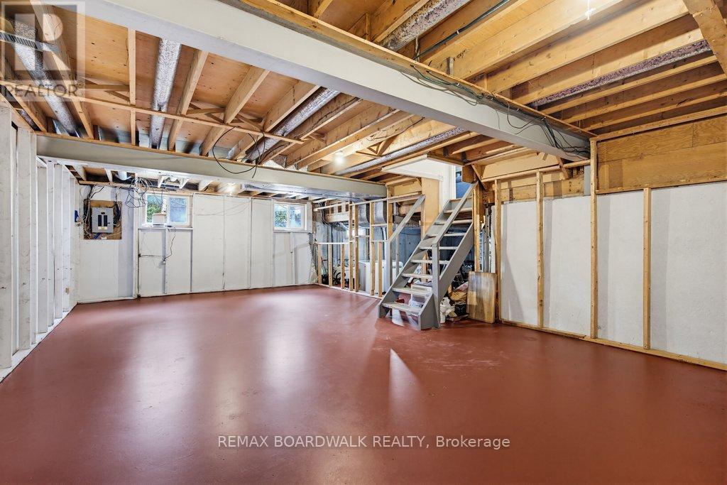 1703 Fieldstone Crescent