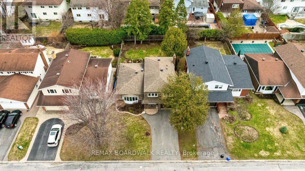 1703 Fieldstone Crescent