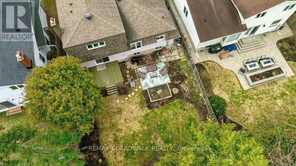 1703 Fieldstone Crescent