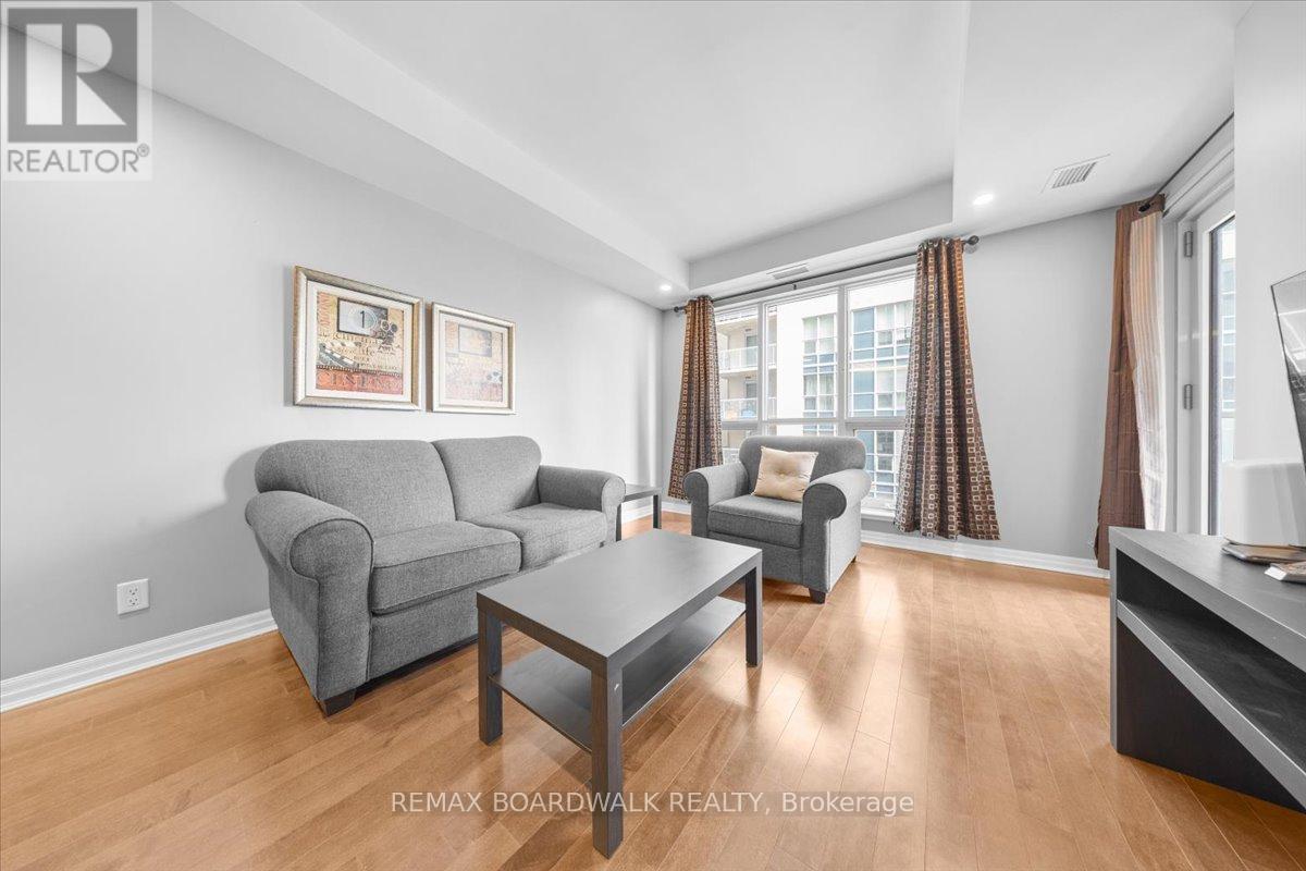 2107 - 242 Rideau Street