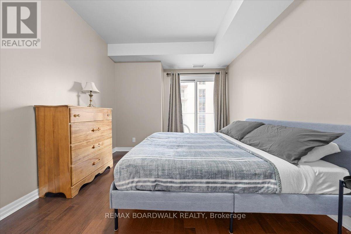 2107 - 242 Rideau Street