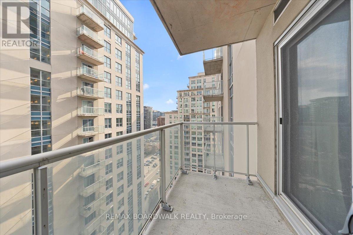 2107 - 242 Rideau Street