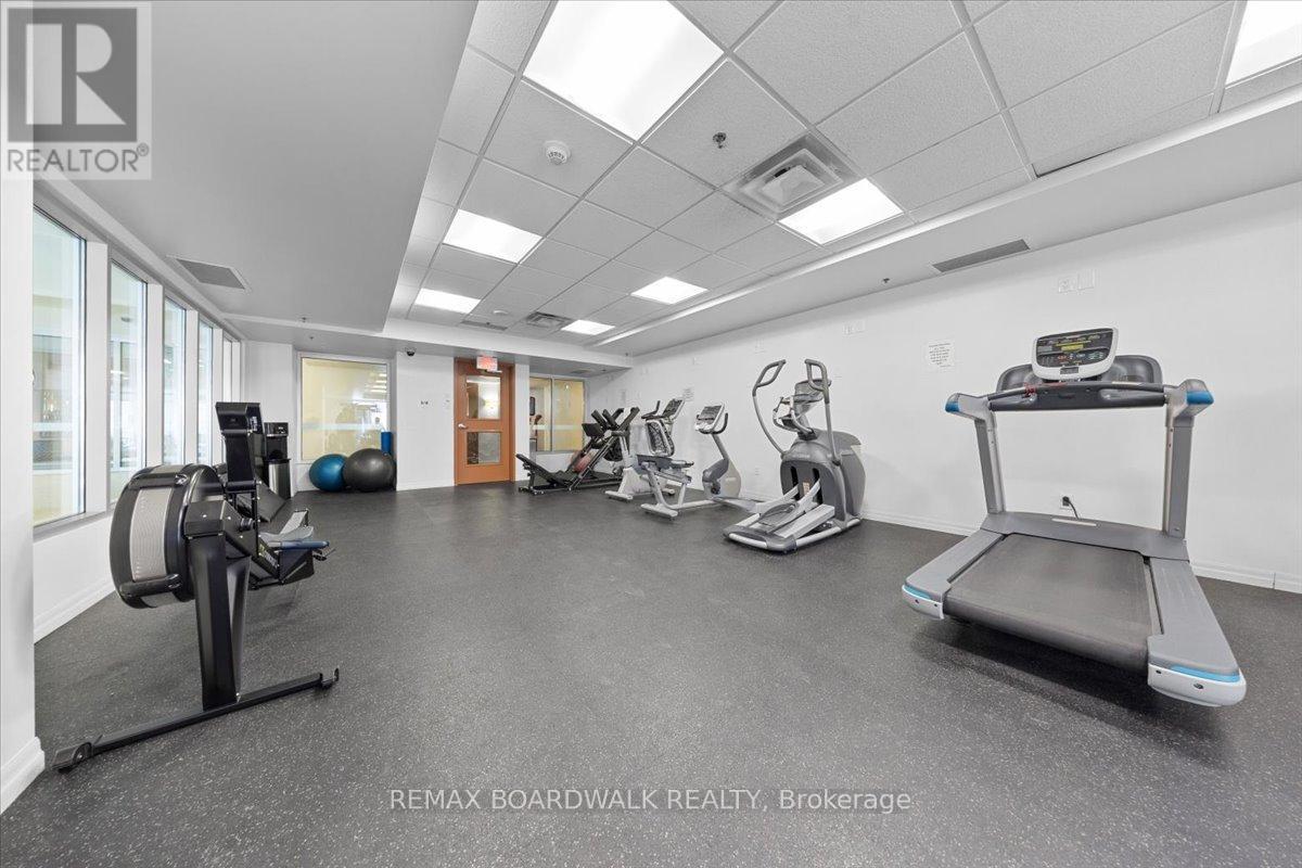 2107 - 242 Rideau Street