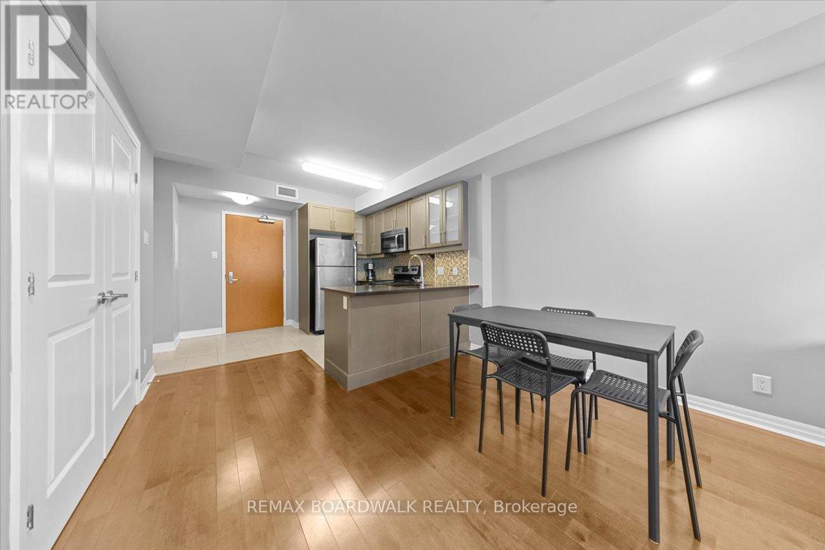 2107 - 242 Rideau Street