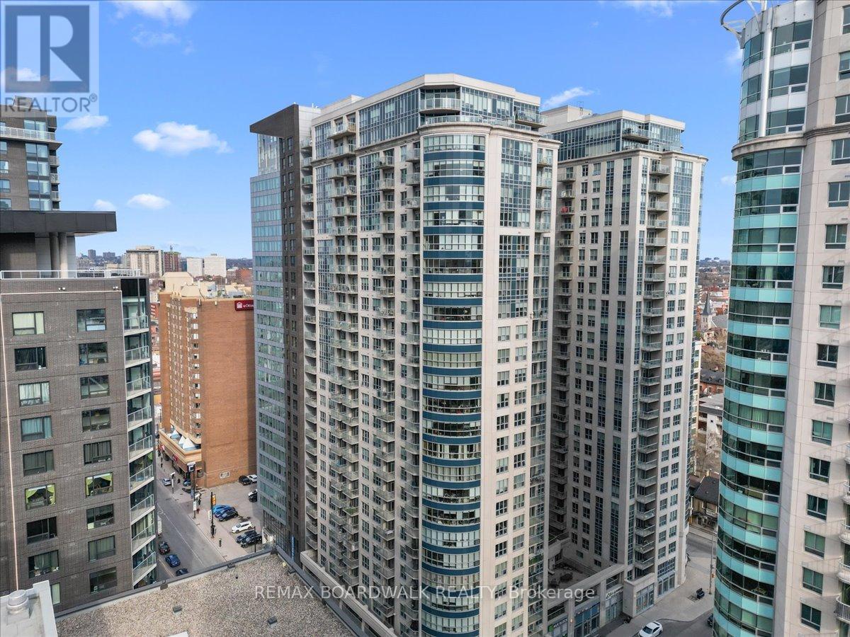 2107 - 242 Rideau Street