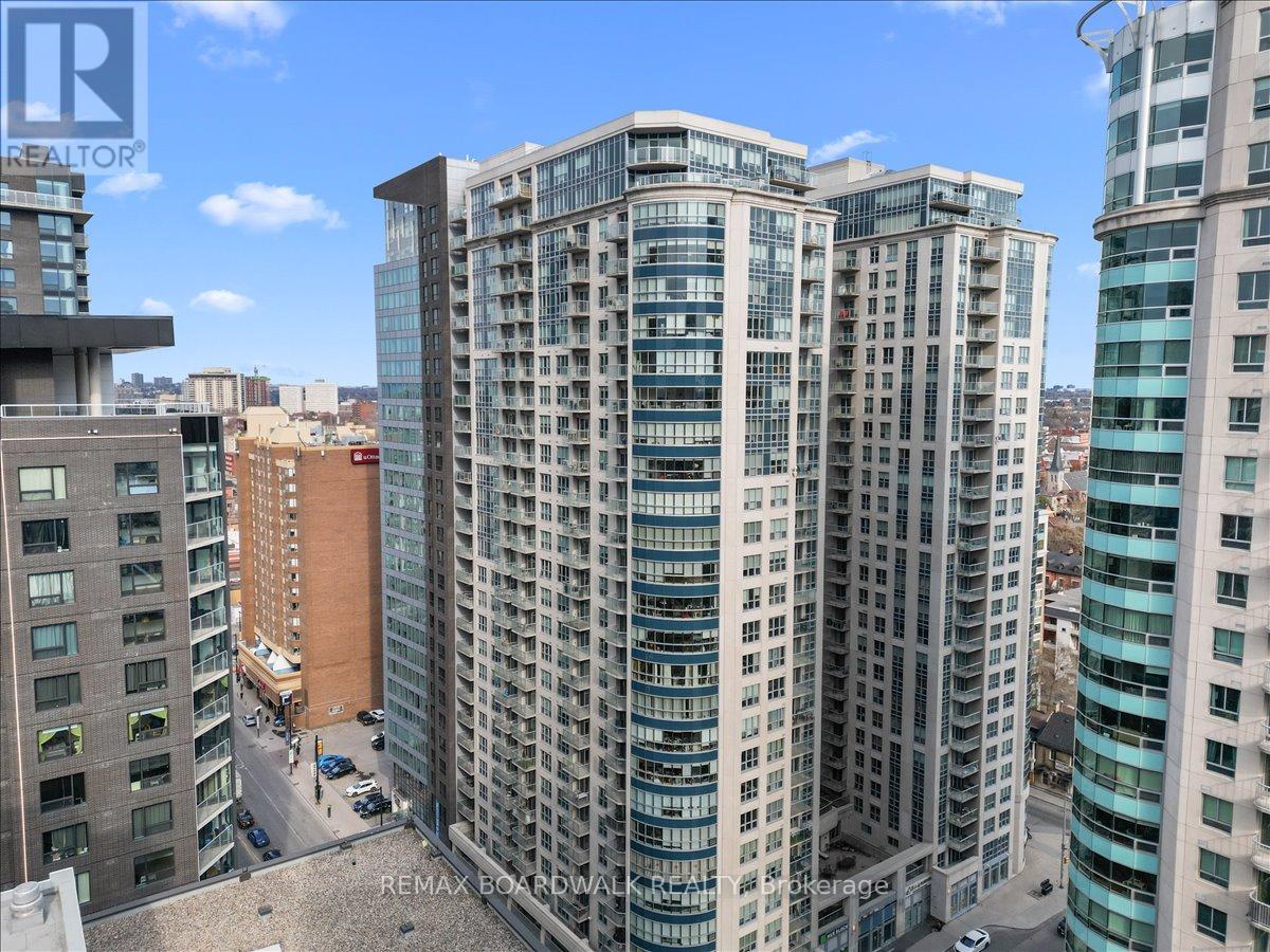 2107 - 242 Rideau Street