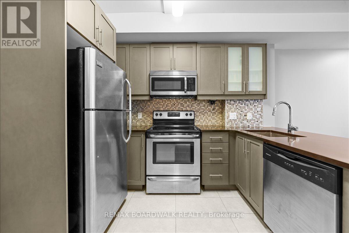 2107 - 242 Rideau Street