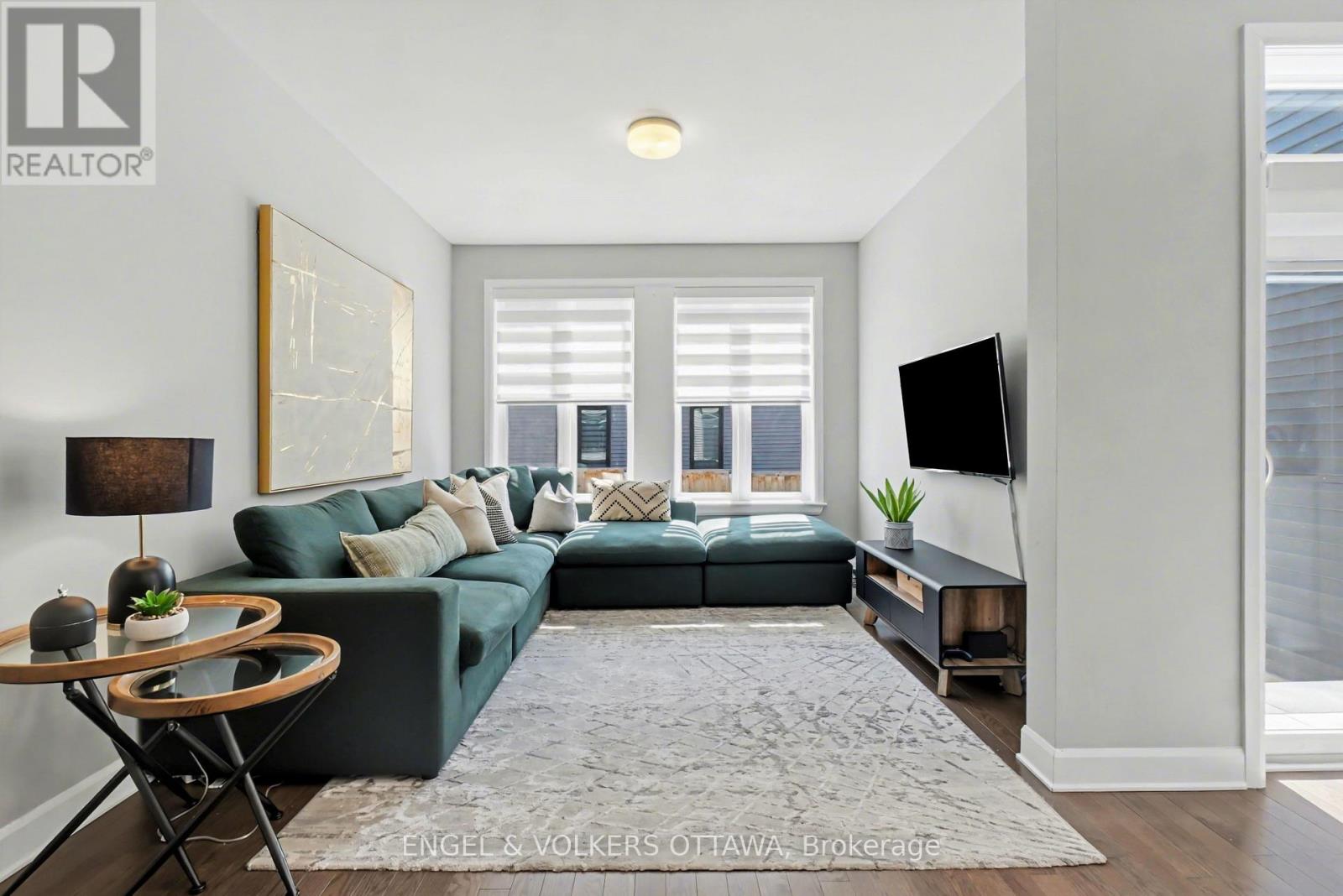 57 Mandevilla Crescent