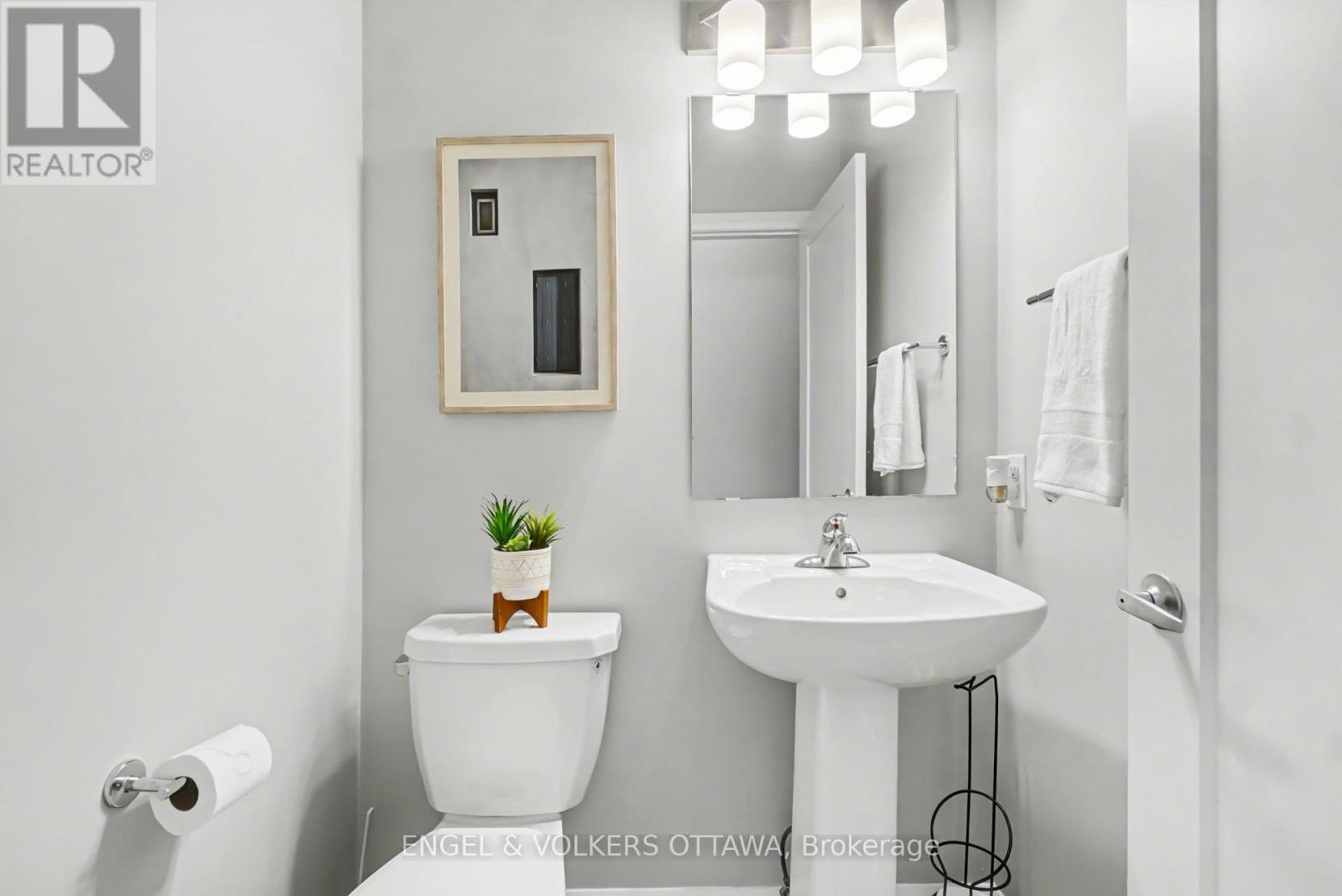 57 Mandevilla Crescent