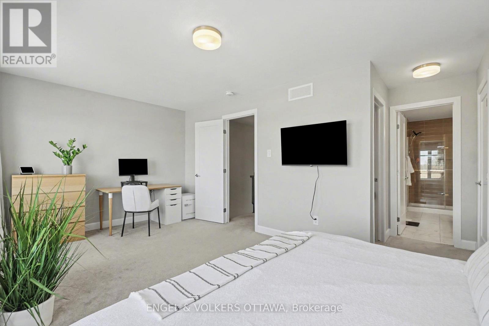 57 Mandevilla Crescent