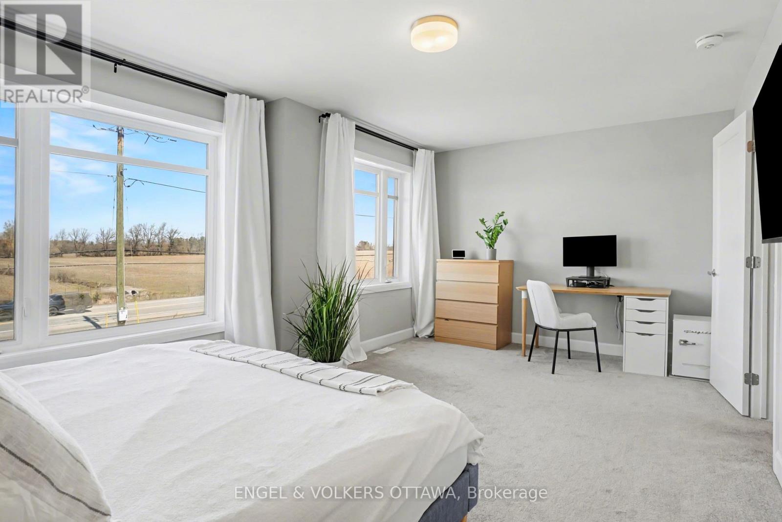 57 Mandevilla Crescent