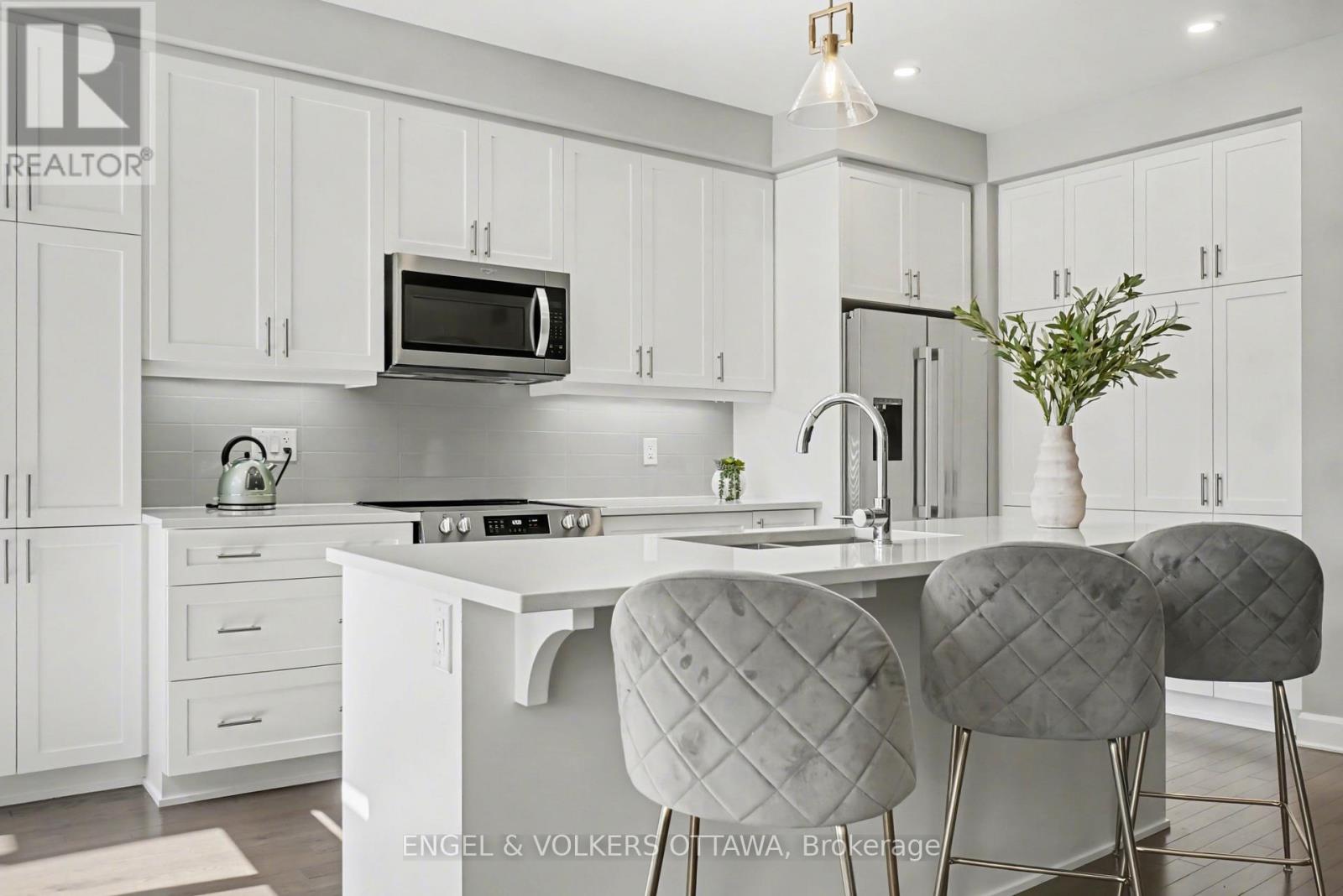 57 Mandevilla Crescent