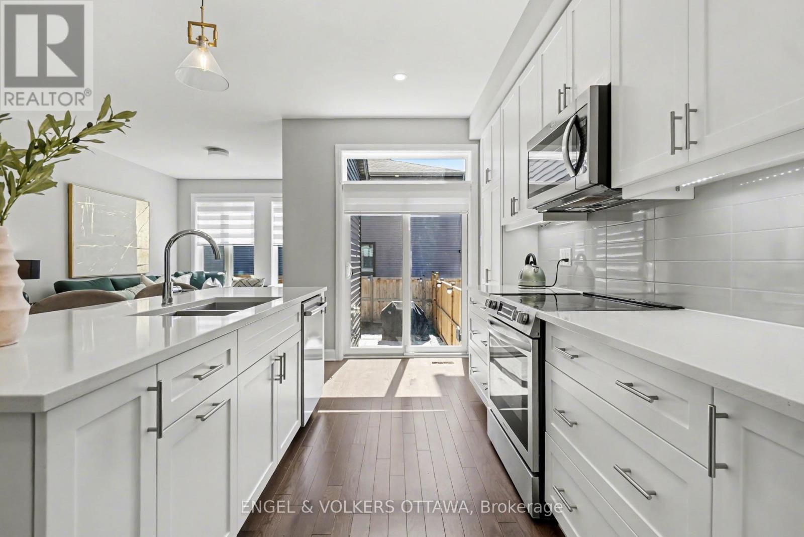 57 Mandevilla Crescent