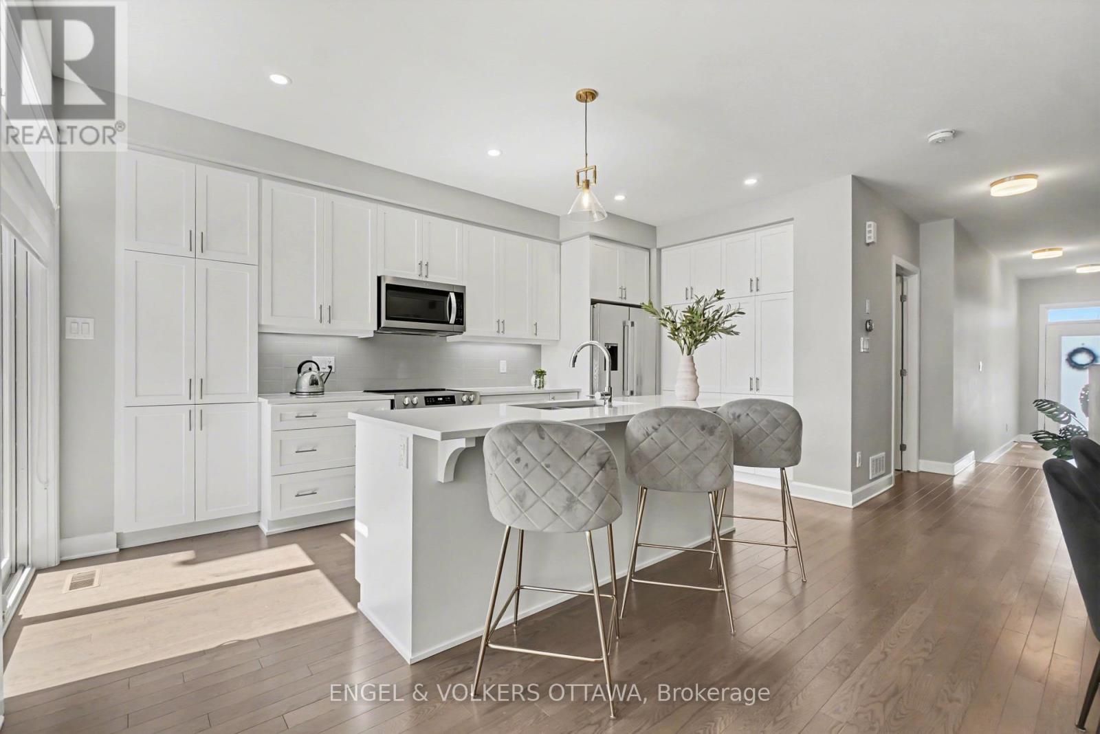 57 Mandevilla Crescent