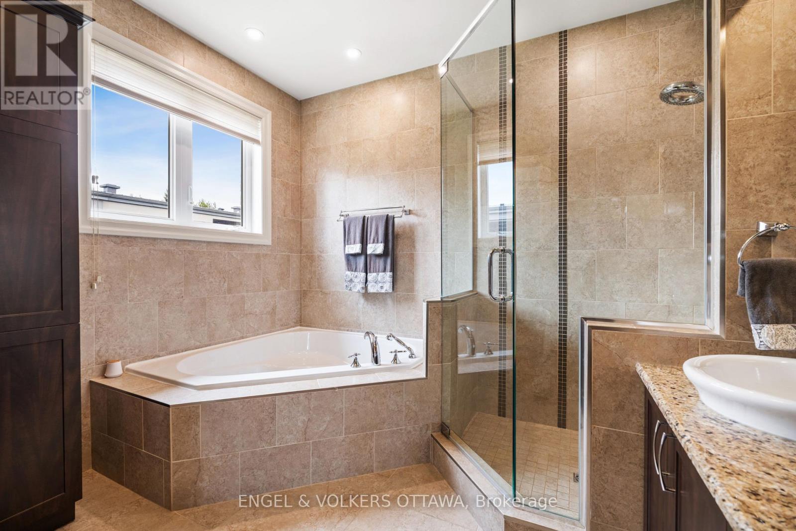 6652 Pebble Trail Way