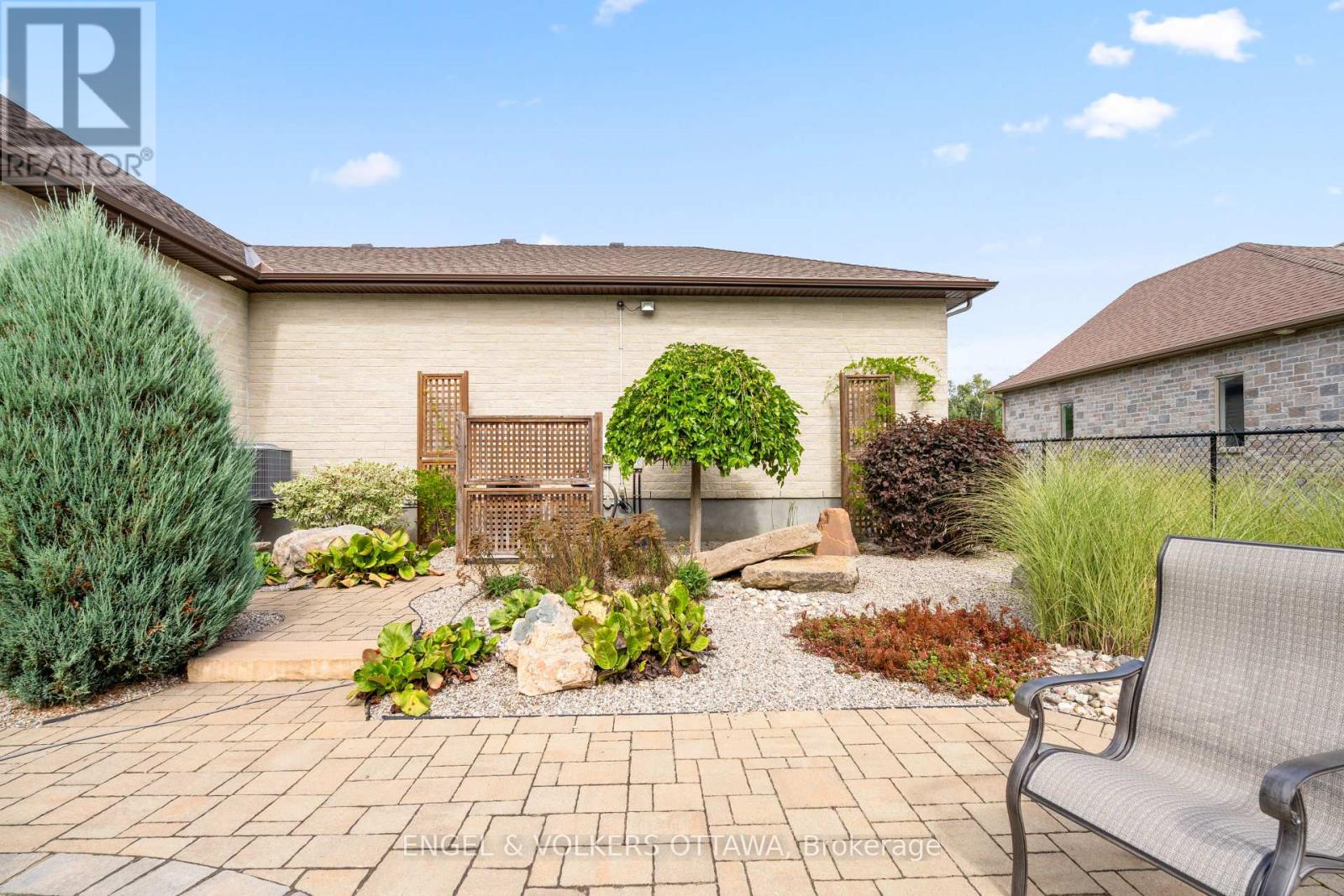 6652 Pebble Trail Way