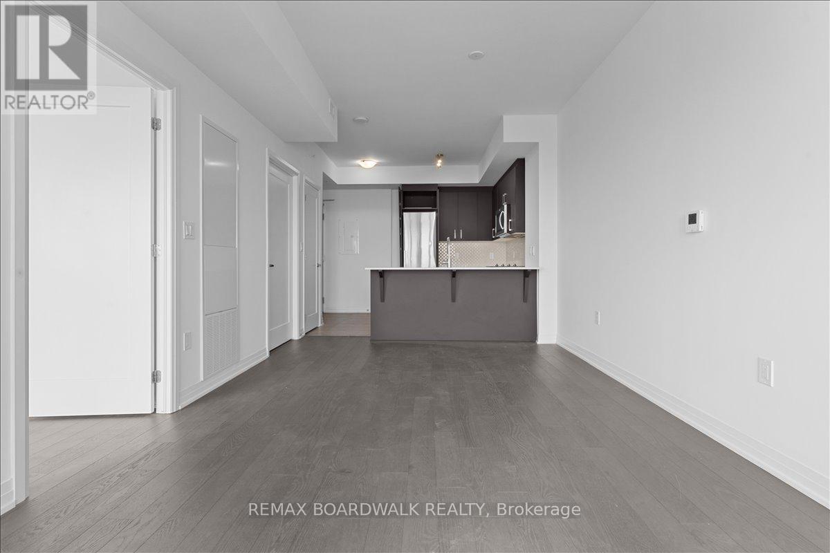 3705 - 805 Carling Avenue