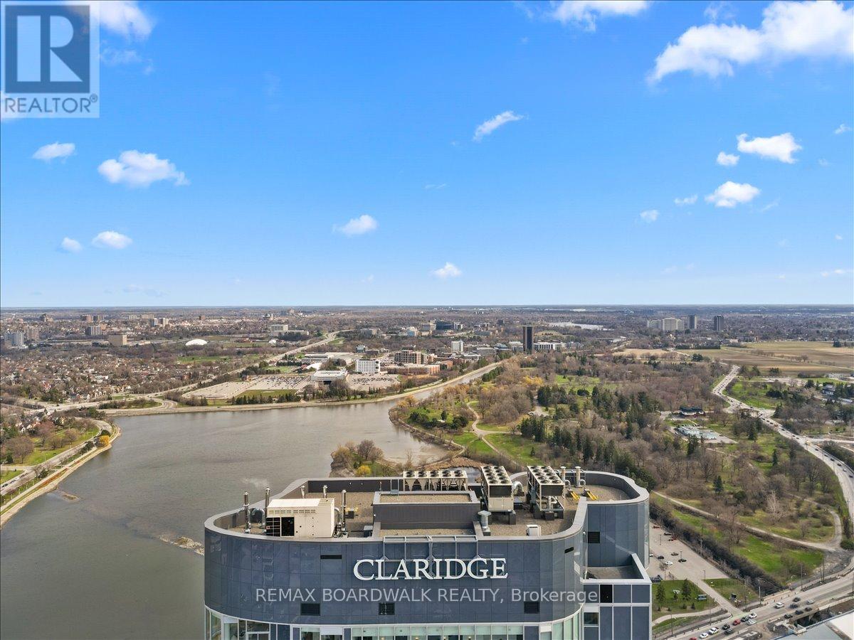 3705 - 805 Carling Avenue