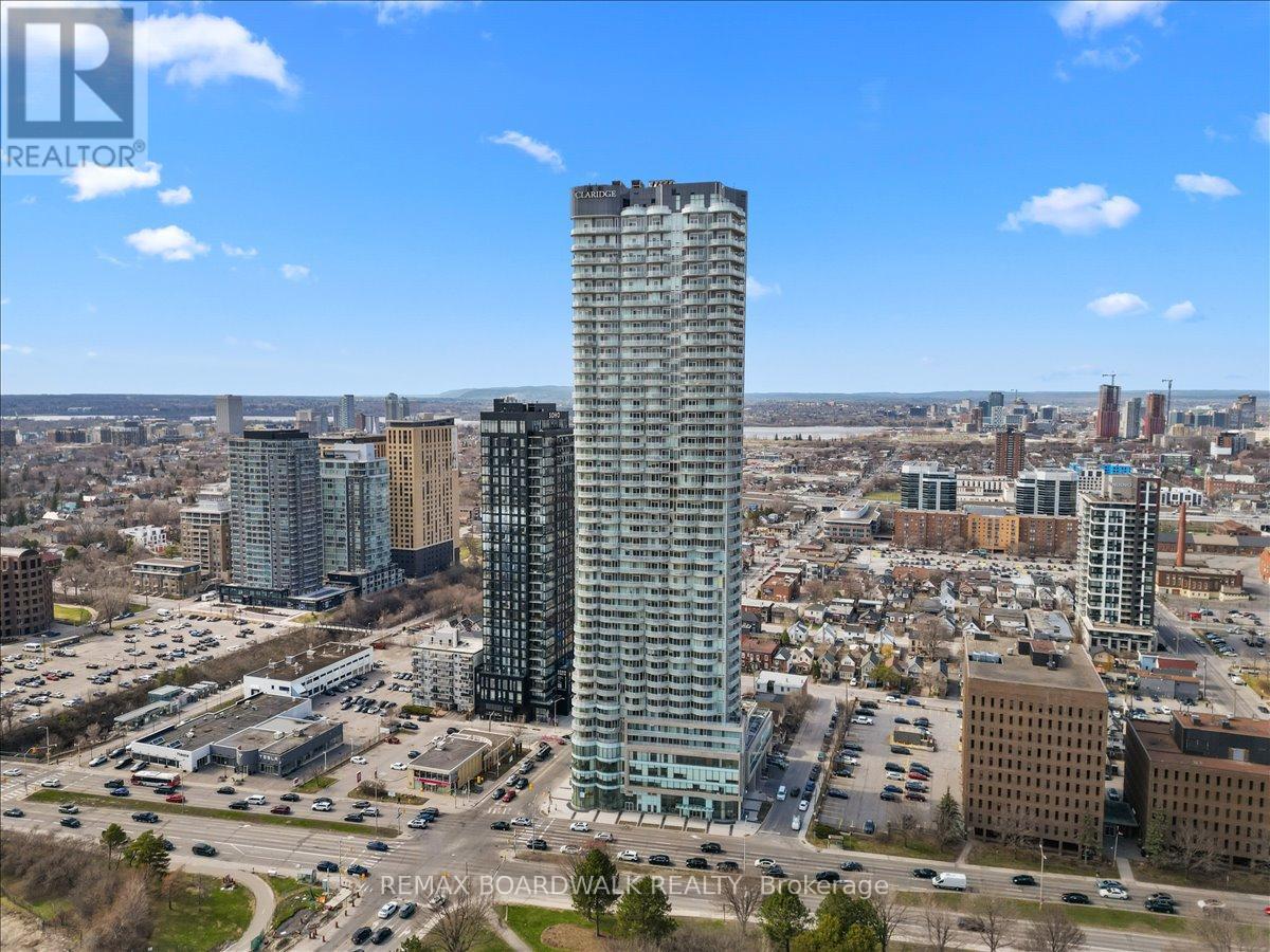 3705 - 805 Carling Avenue