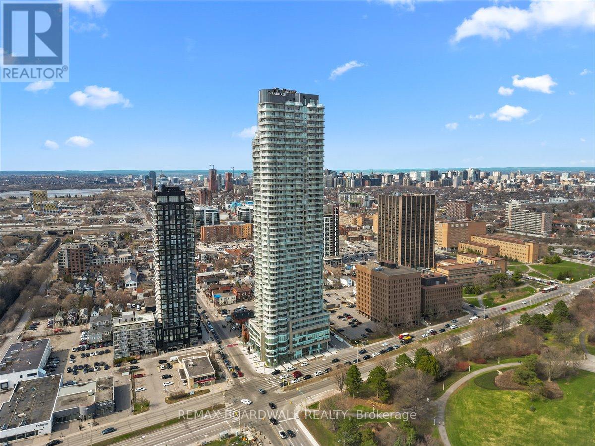 3705 - 805 Carling Avenue