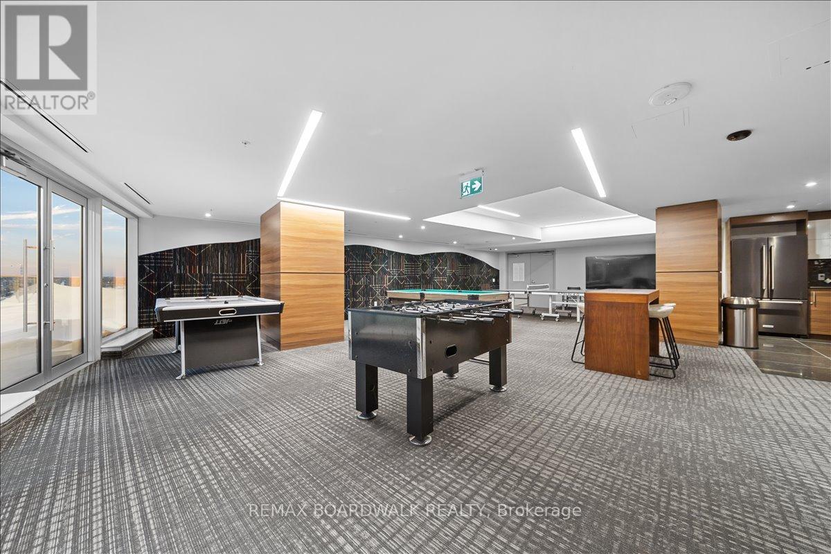 3705 - 805 Carling Avenue