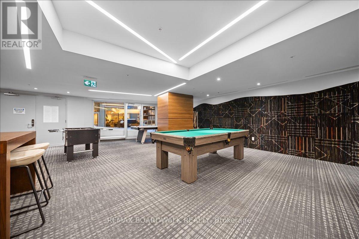 3705 - 805 Carling Avenue