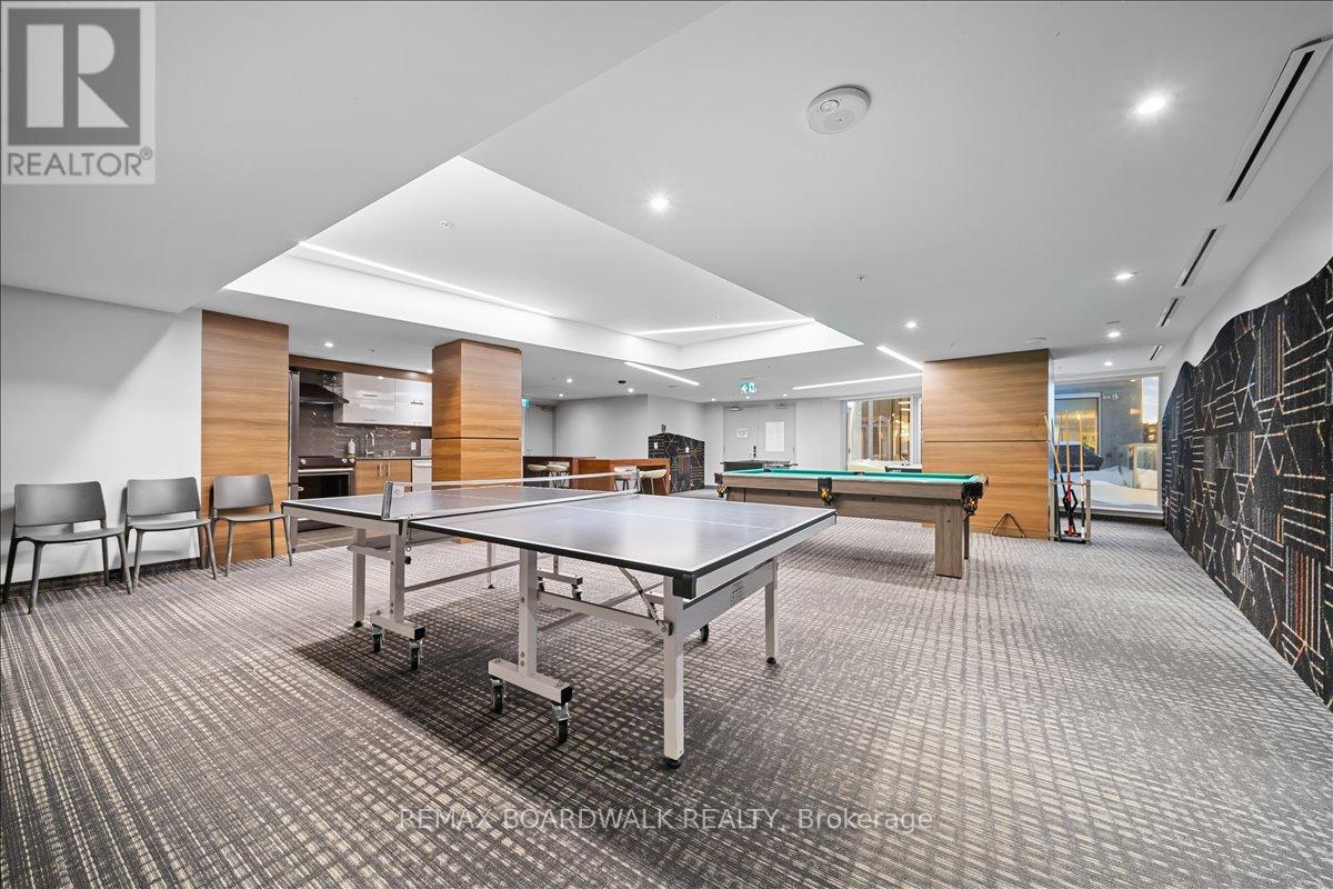 3705 - 805 Carling Avenue